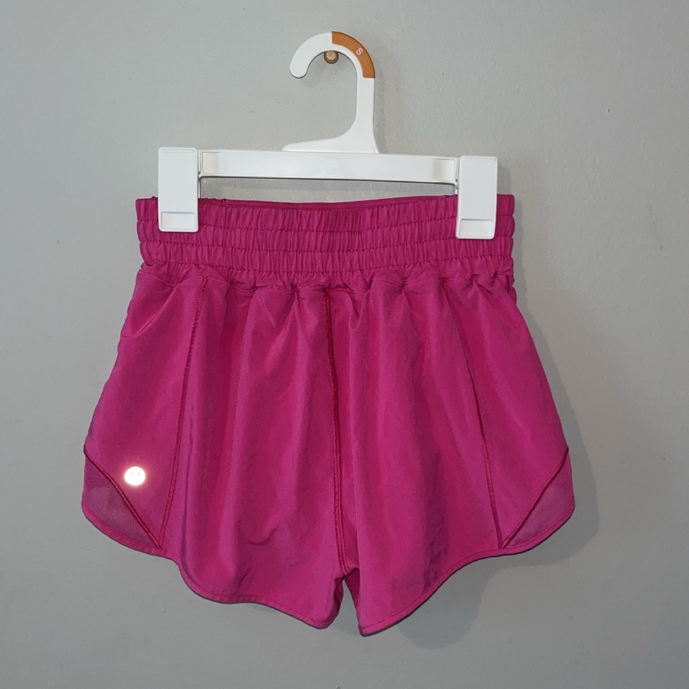 Lululemon High Rise Hotty Hot Shorts 2.5” Size 2